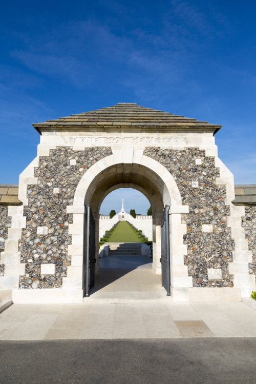 Ingetogen langs de Ieperboog